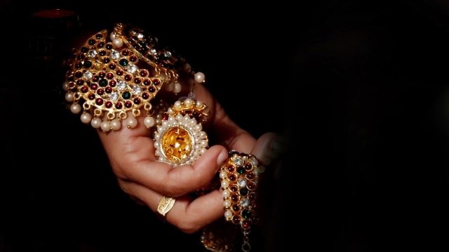 Glamorous Gleam: The Allure of Gold and Jewelry