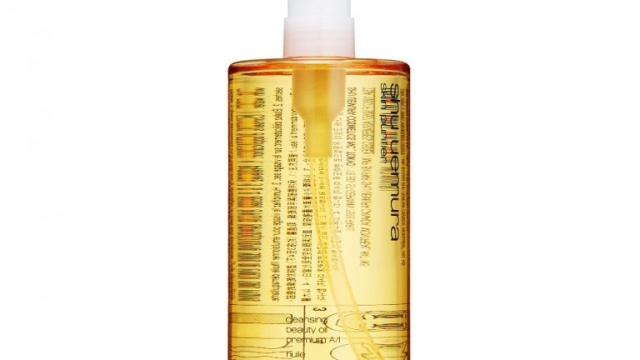 The Power of Shu Uemura Cleansing Oil: Unlock Radiant Skin!